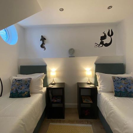 Starboard Side Brixham - Ideal Seaside Getaway With Parking Exterior photo