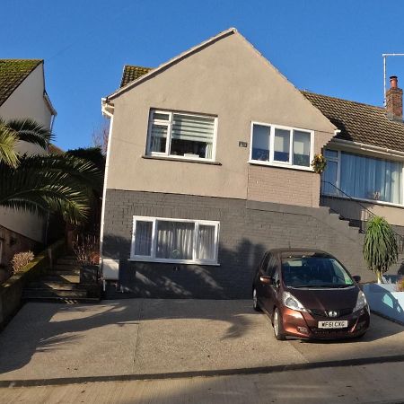 Starboard Side Brixham - Ideal Seaside Getaway With Parking Exterior photo