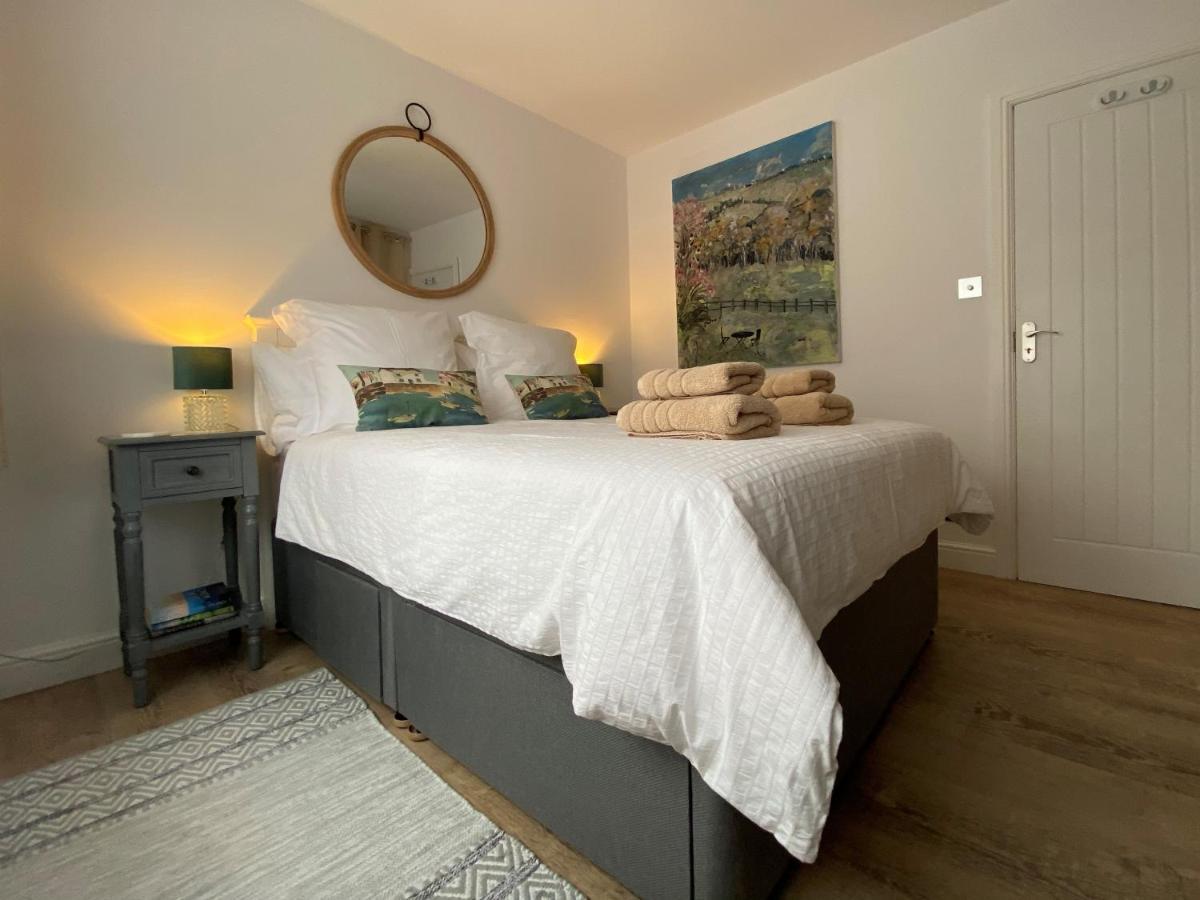 Starboard Side Brixham - Ideal Seaside Getaway With Parking Exterior photo