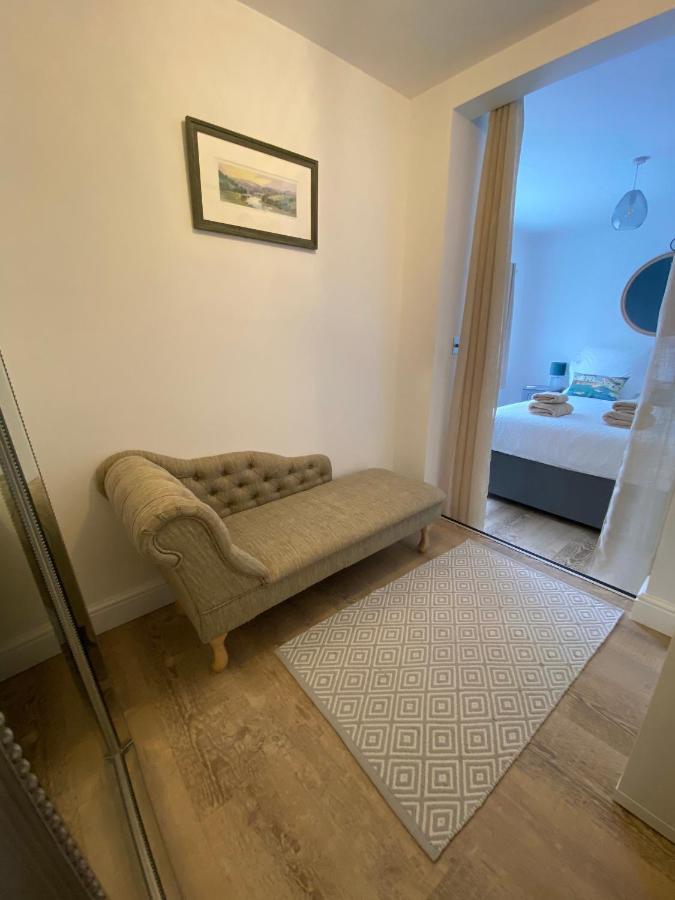 Starboard Side Brixham - Ideal Seaside Getaway With Parking Exterior photo