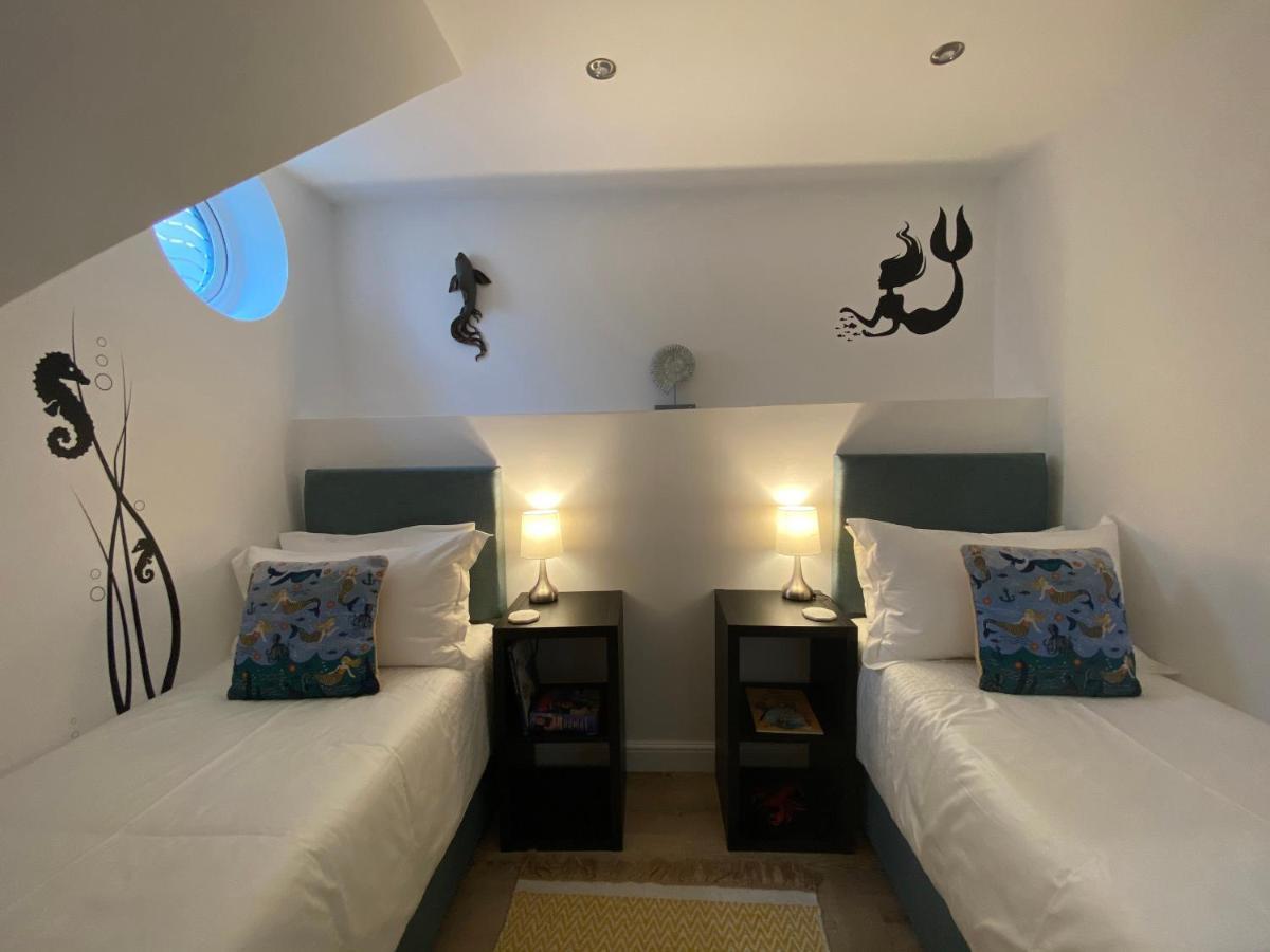 Starboard Side Brixham - Ideal Seaside Getaway With Parking Exterior photo
