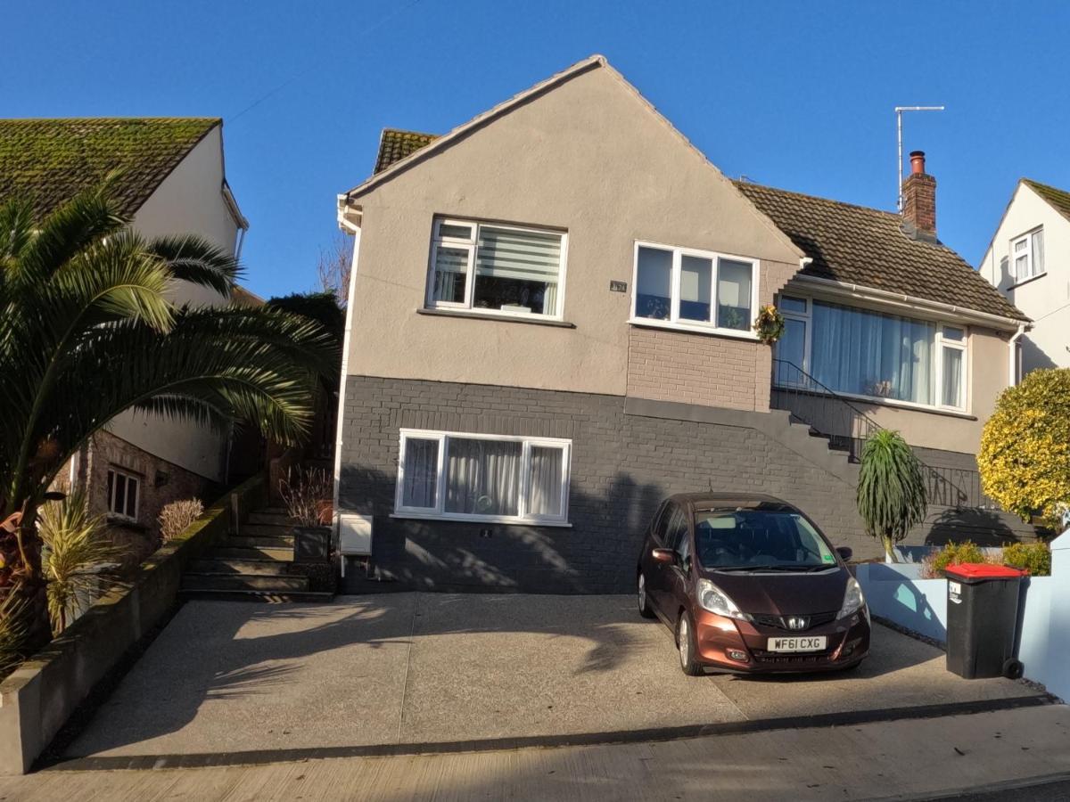 Starboard Side Brixham - Ideal Seaside Getaway With Parking Exterior photo